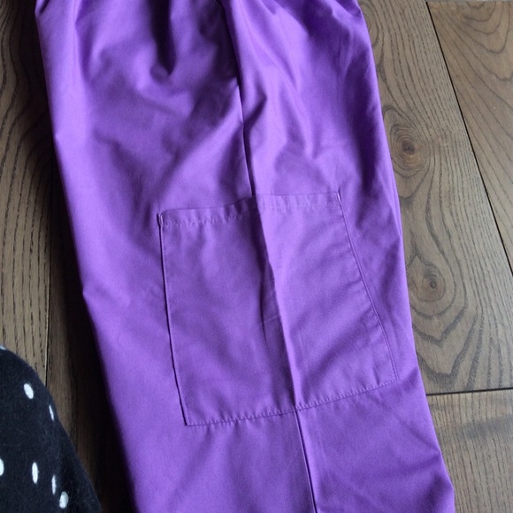 Ladies Scrub Uniform - Picture 4 of 7